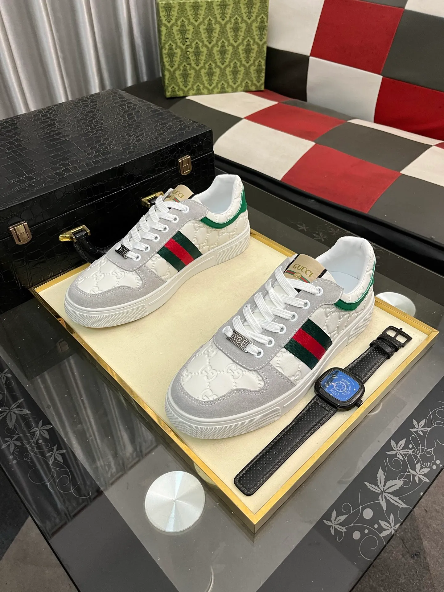 Men's Men's Shoes💰440⌚️⌚️【GUCCI】Gucci men's latest white shoe series casual shoes! The official website is built 1:1. Upper: Made of imported cowhide, with electric embroidery ➕Inner lining: Made of high-quality first-layer pigskin, soft and comfortable. Picky material selection and exquisite workmanship give you the best enjoyment. Size: 38-44 yards, 3️⃣ colors available.